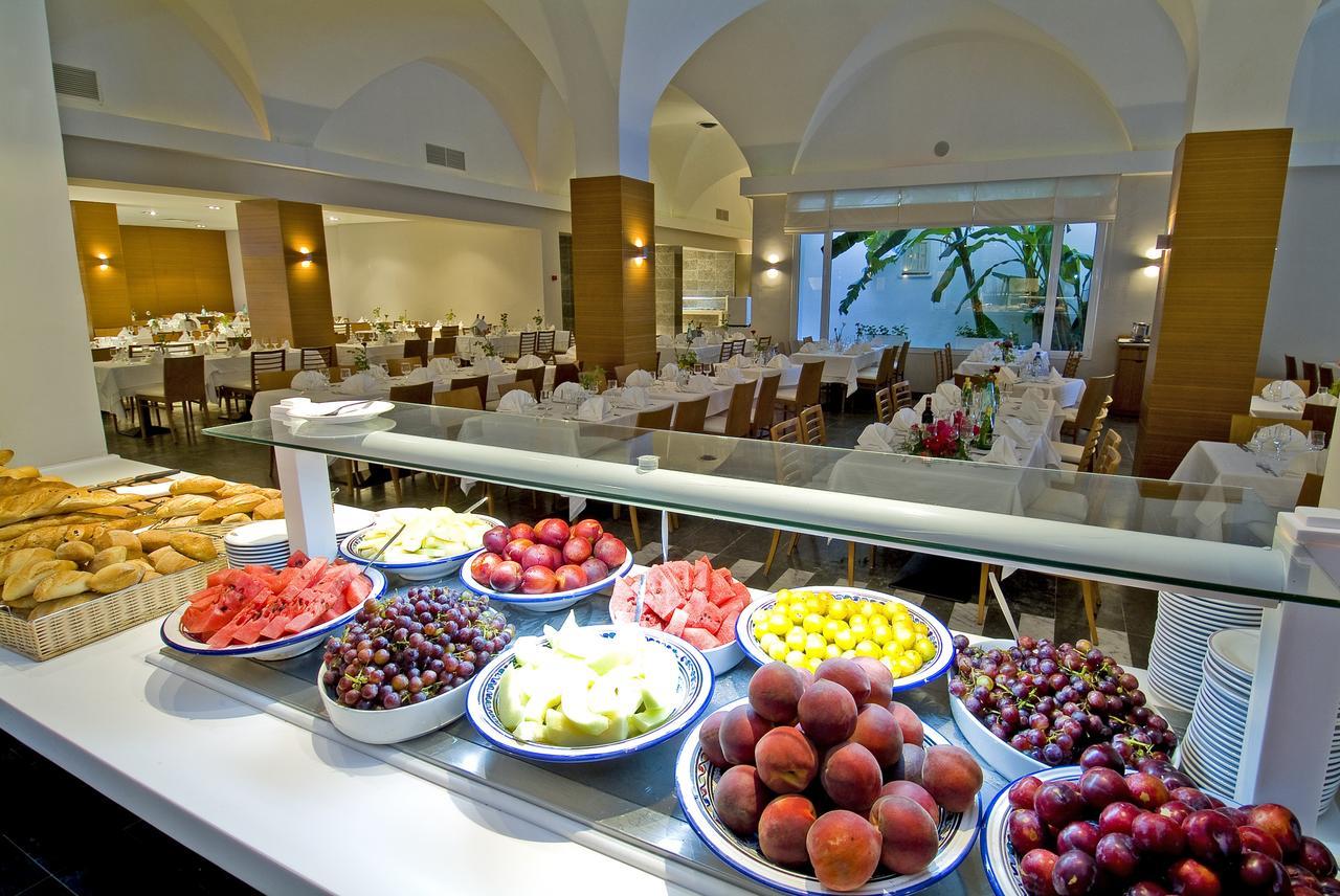The Orangers And Al-Hammamat
